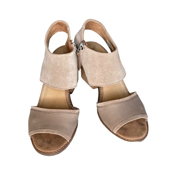Toms Beige Suede Block Heeled Side Zip Ankle Strap Sandals - Picture 3 of 12